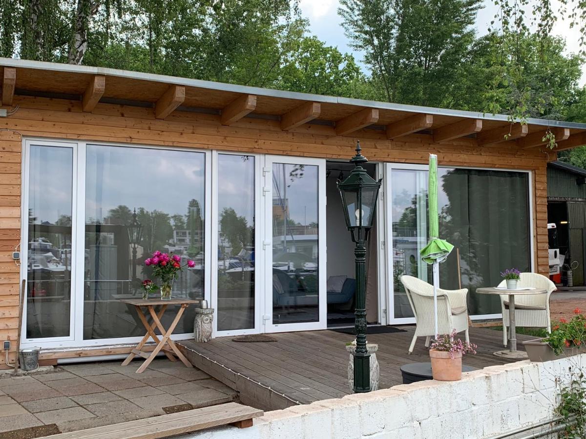 Tiny House Oder Auf Der Sunset Marina