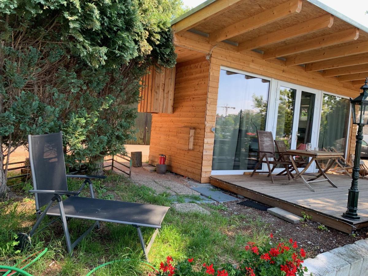 Tiny House Oder Auf Der Sunset Marina *