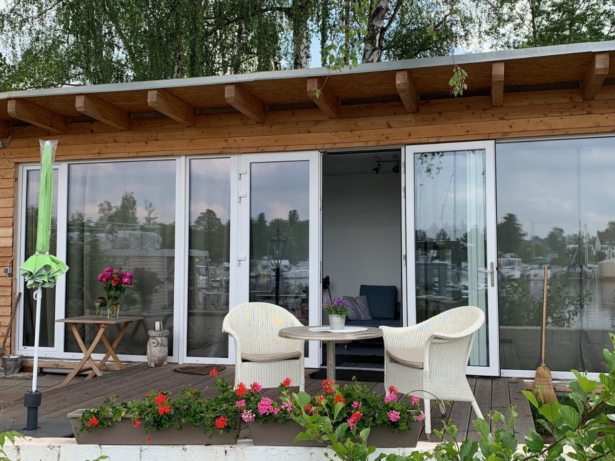 Tiny House Oder Auf Der Sunset Marina * Berlin