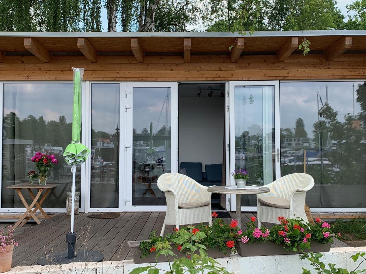 Tiny House Oder Auf Der Sunset Marina * Berlin