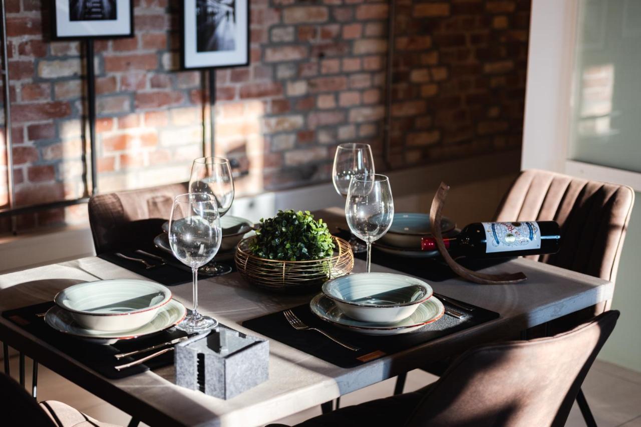 Luxurious Urban Living - Premium Downtown Next To Hbf