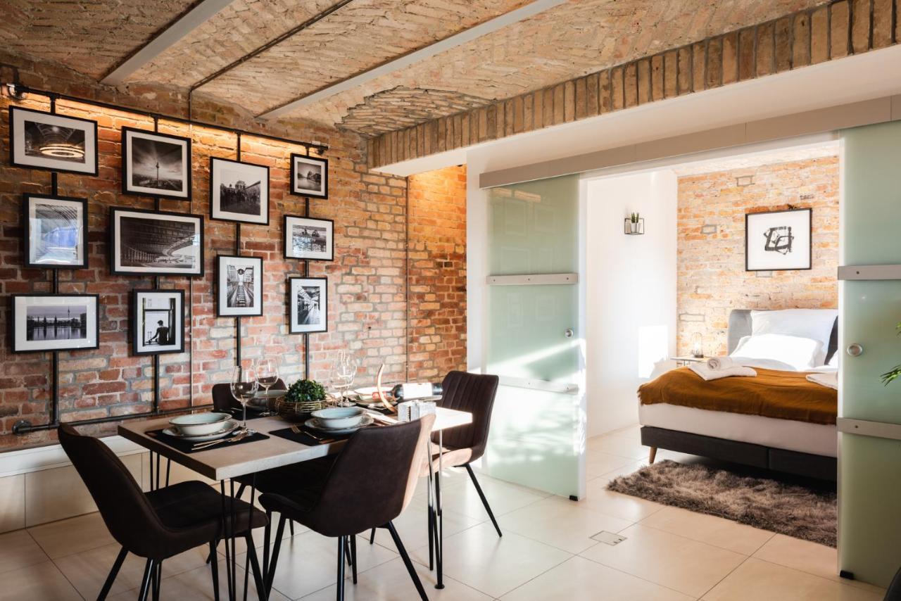 Luxurious Urban Living - Premium Downtown Next To Hbf Apartment