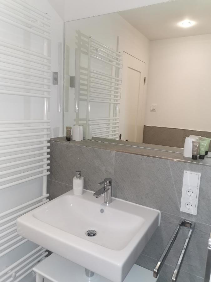 Exklusives Studioapartment - In Traumhafter Lage Direkt Am Halensee * Berlin