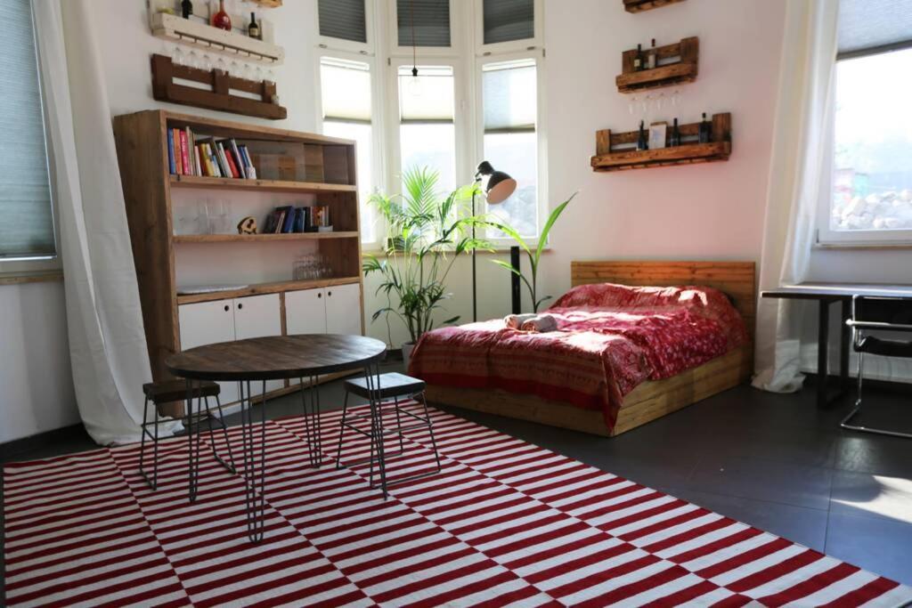 Lejlighed Luftiges Upcycling Im Eg - Zentral *