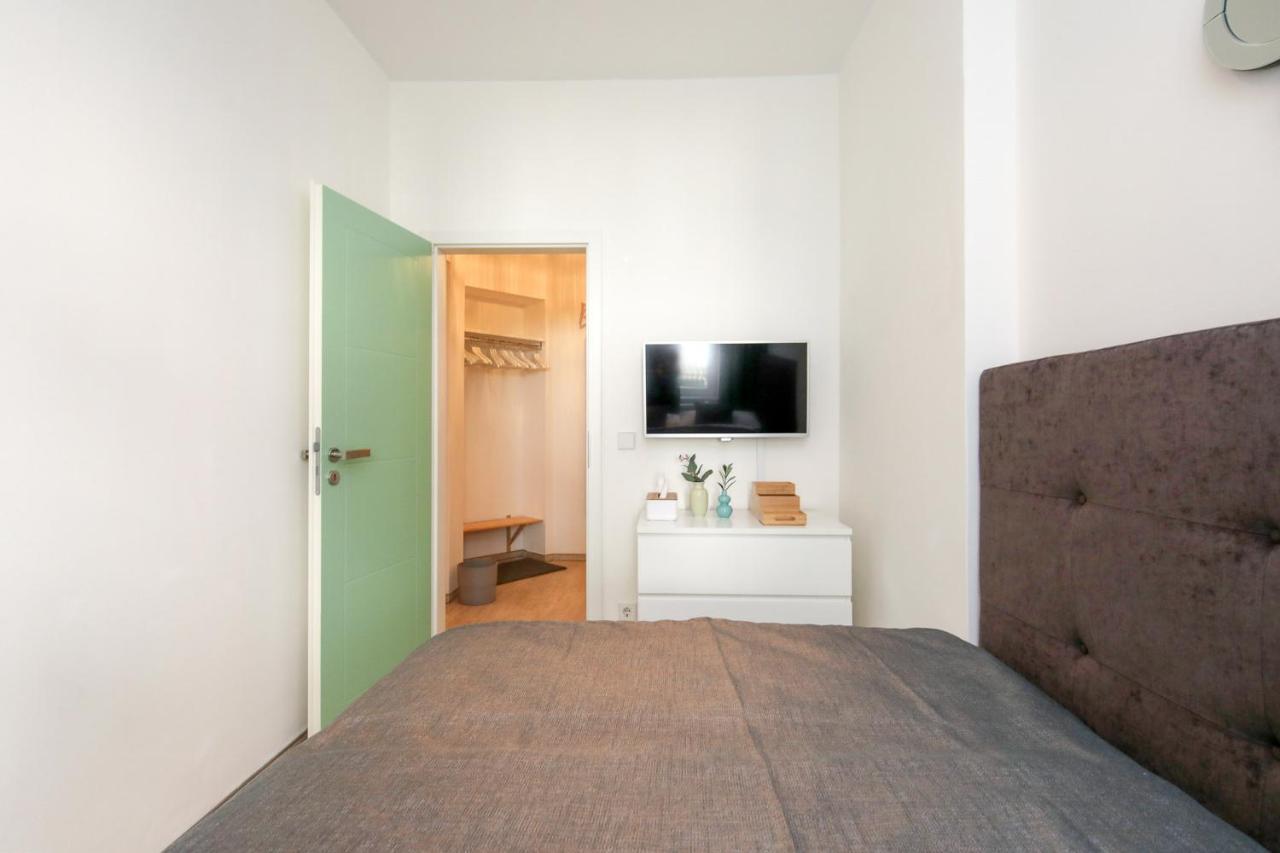 4 Personen Altbau Nahe Kurfürstendamm Berlin