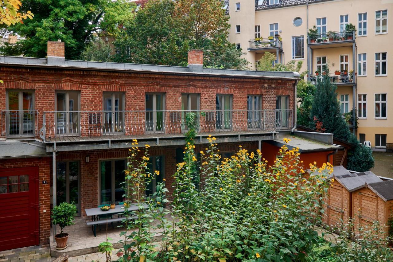 Apartment Beautiful Backyard Remise