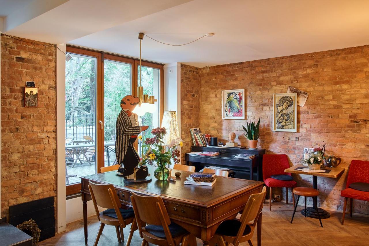 Beautiful Backyard Remise * Berlin
