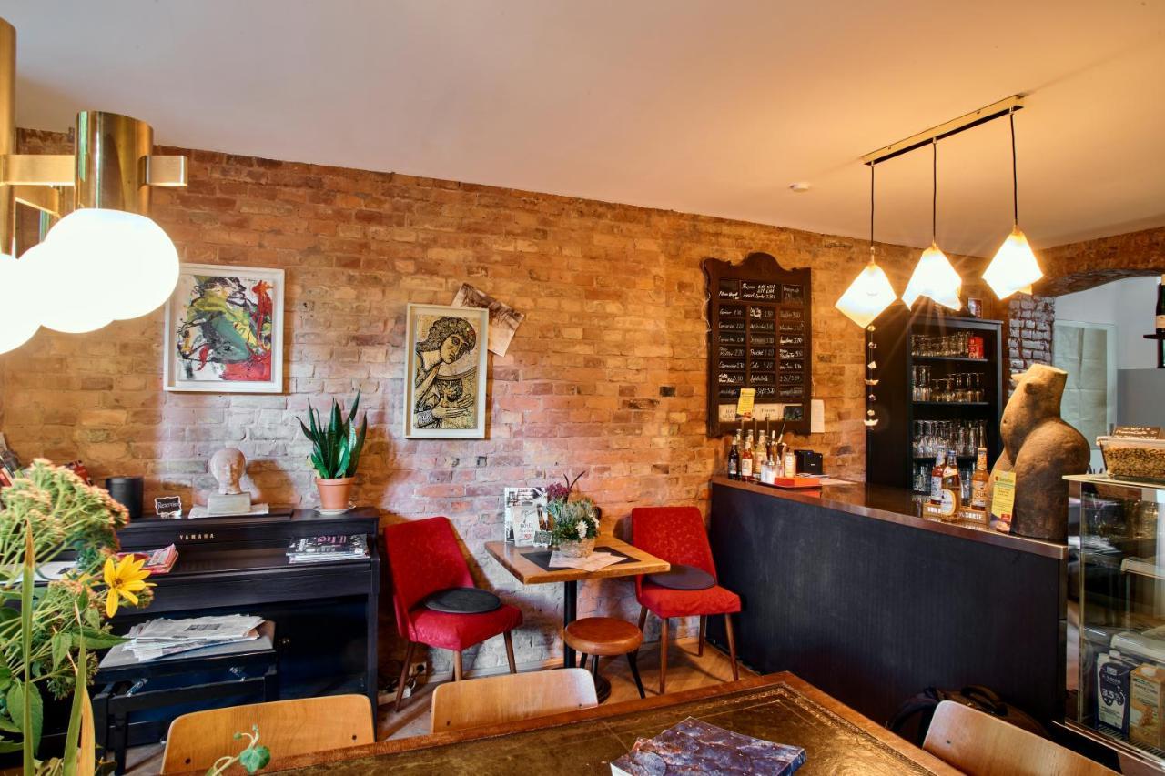 Beautiful Backyard Remise Apartment Berlin