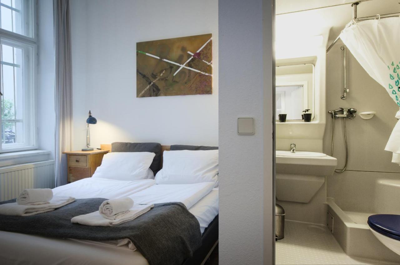 Apartment Altbauwohnung Mit 3 Badern
