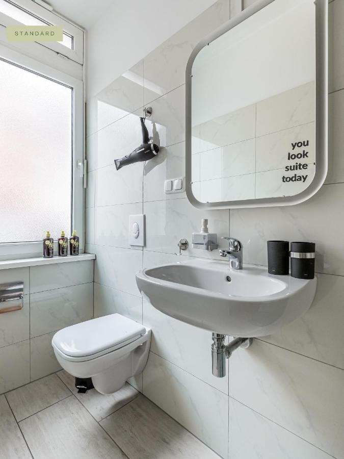 Aroser Allee Apartment