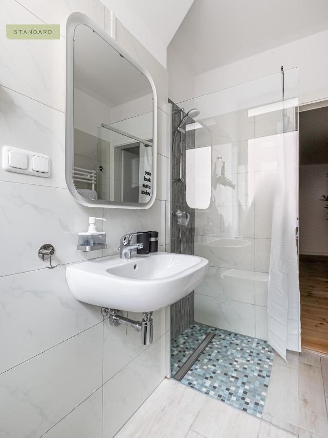 Aroser Allee Apartment