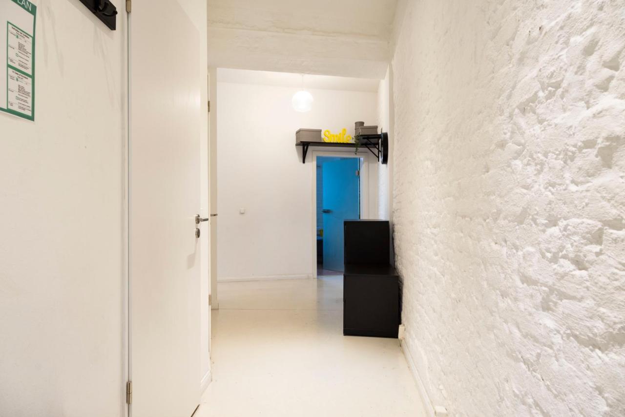 Neukolln Industrial Style 2 Bathrms 3 Bedrms +a/c Apartment *