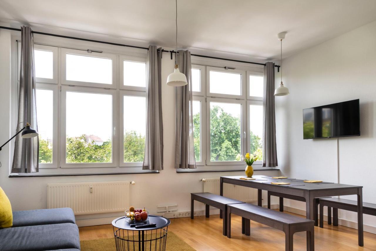 Apartment Central +3br +big Living Next To U-station Berlin
