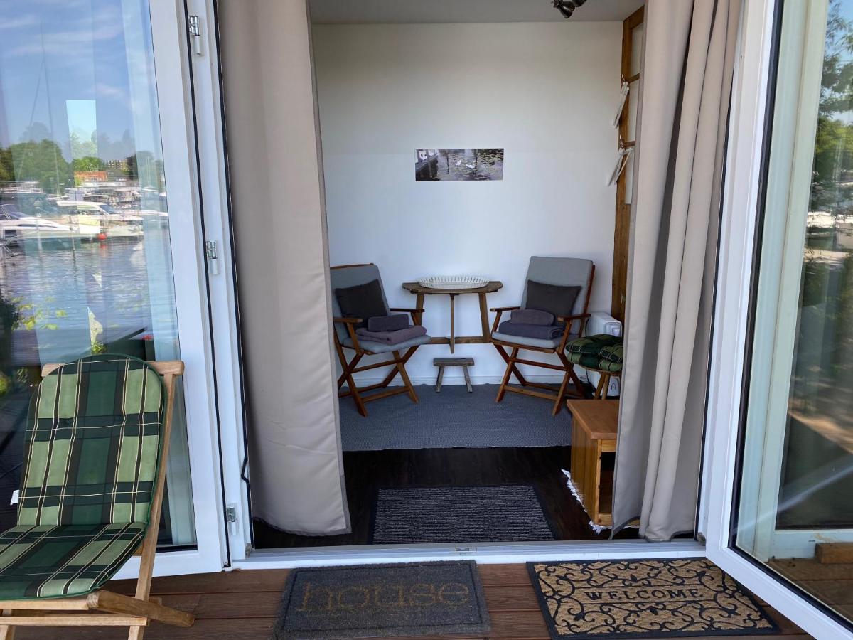 Tiny House Oder Auf Der Sunset Marina * Berlin