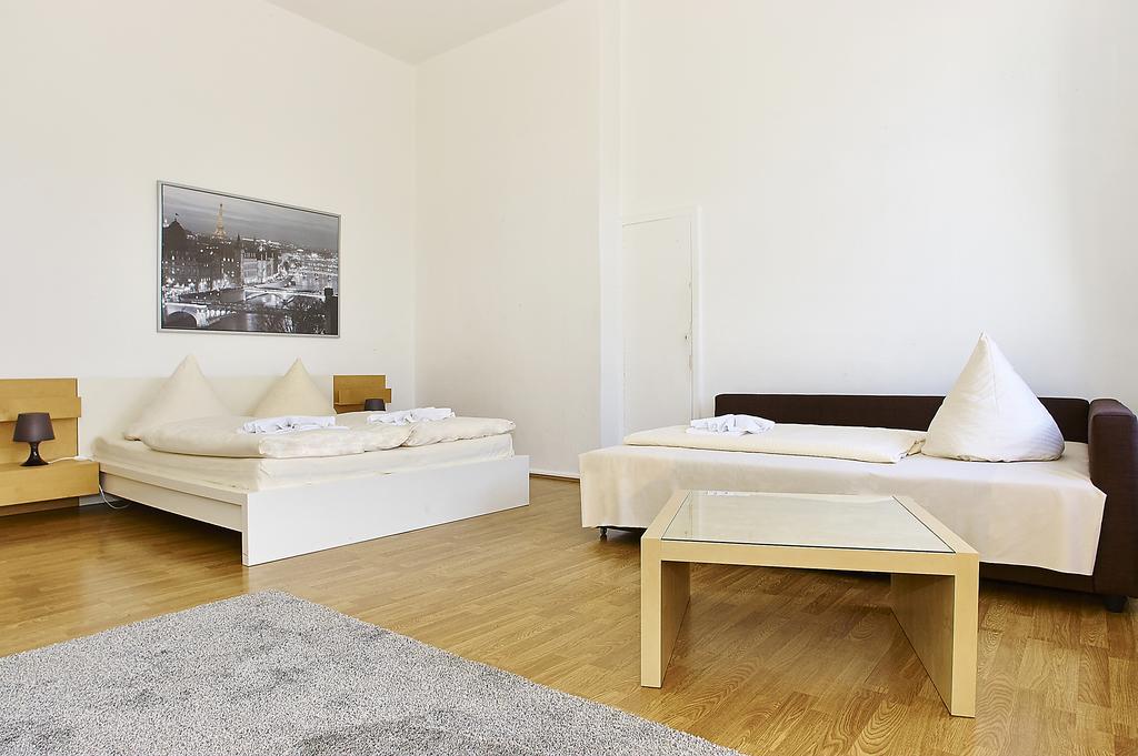 Bearlincity - Center West * Berlin