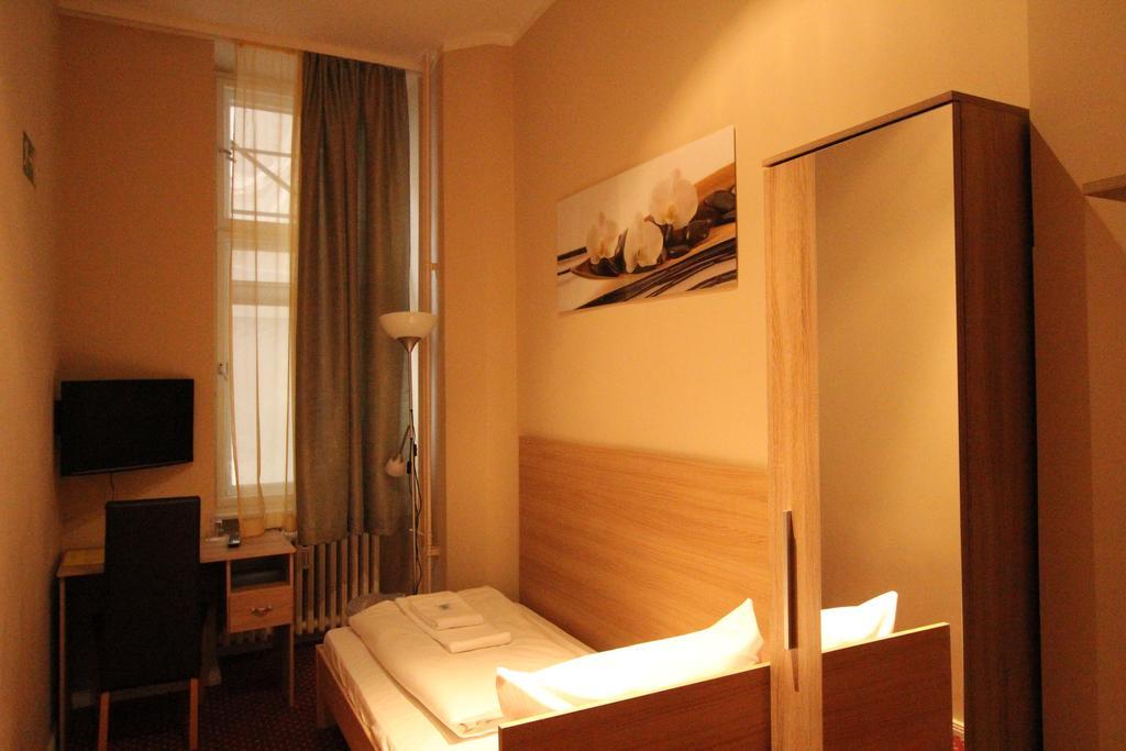 Elegia Am Kurfuerstendamm Berlin
