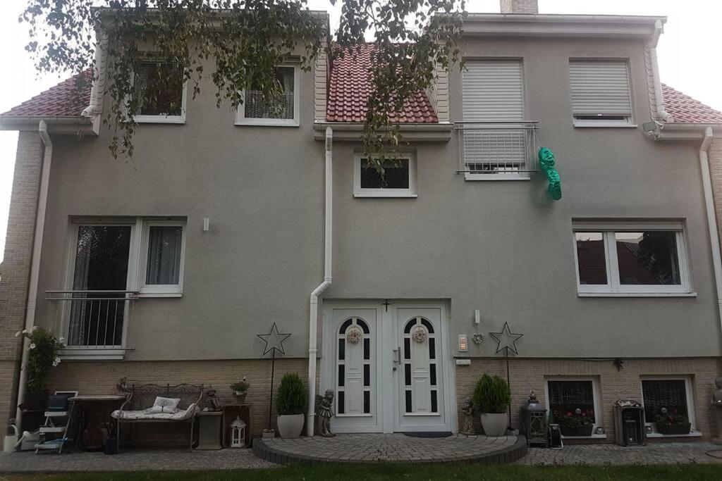 2 Zimmer-einliegerwohnung Am Flughafen Schoenefeld Lejlighed