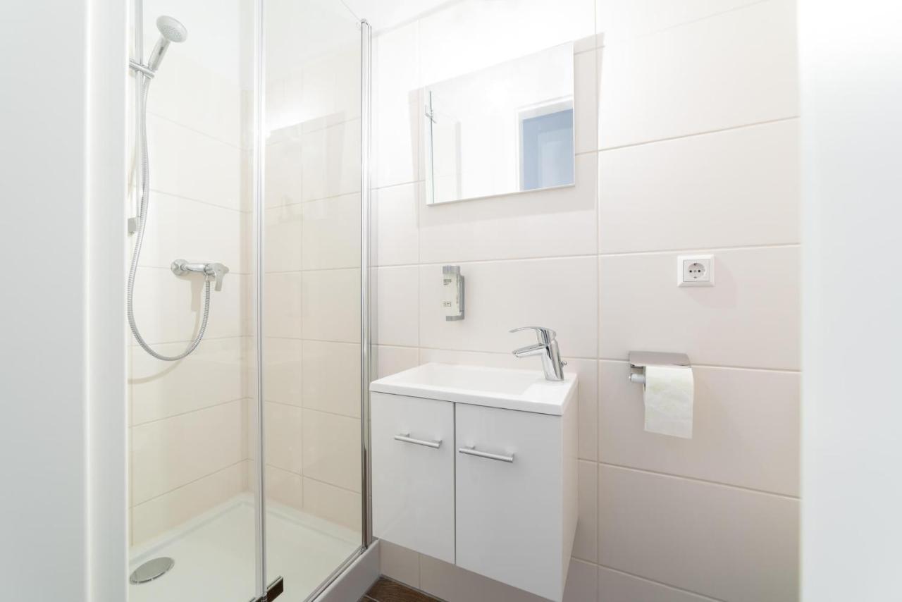 Monteurzimmer Pankow Mit Dachterrasse - Nur 10 Min. Von Der A10 - 3 Zimmer/ 7 Betten Guest house Berlin