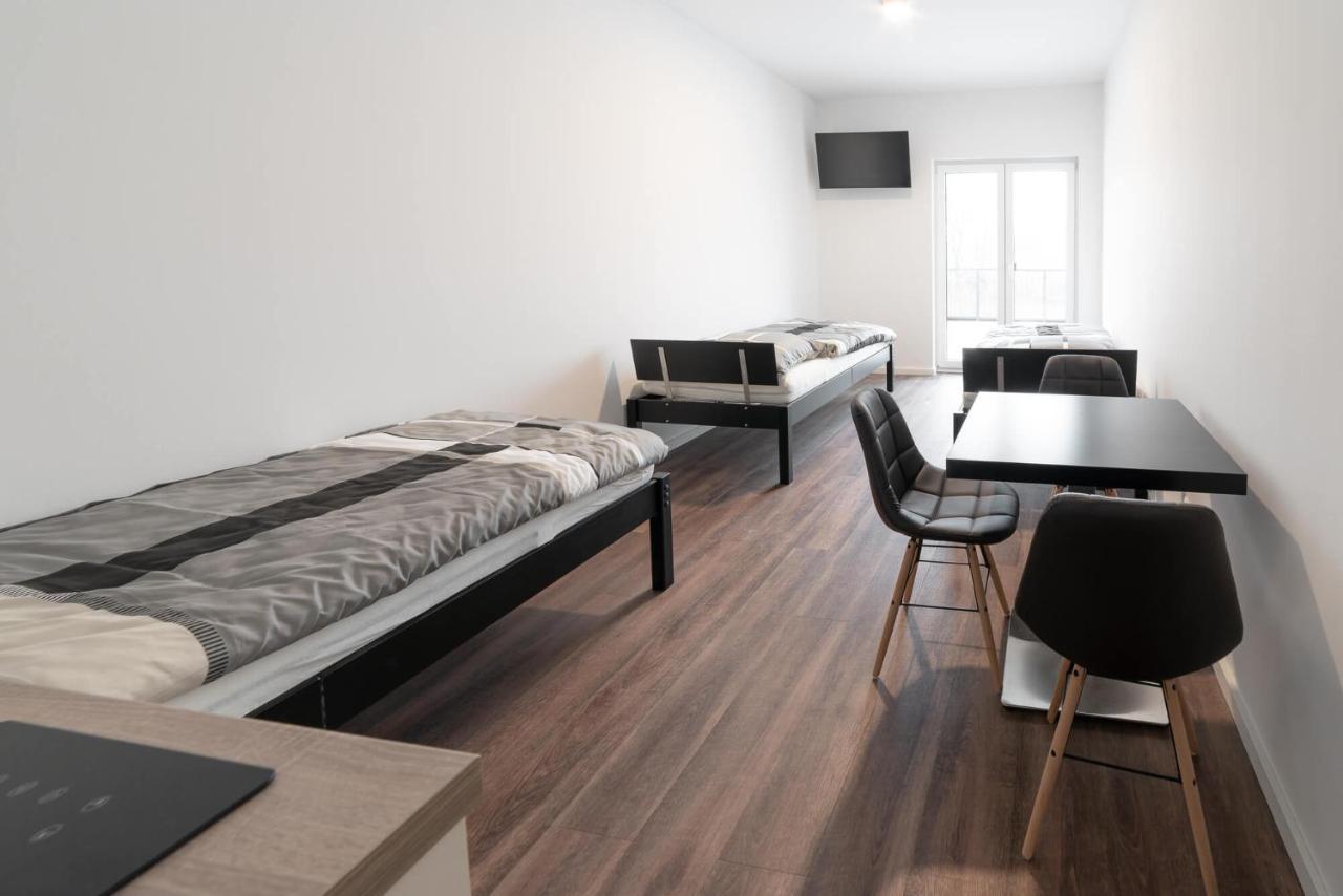 Monteurzimmer Pankow Mit Dachterrasse - Nur 10 Min. Von Der A10 - 3 Zimmer/ 7 Betten * Berlin