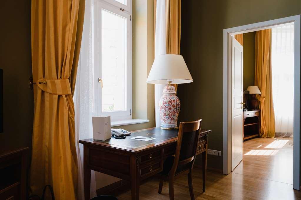 Louisa's Place Hotel 5*
