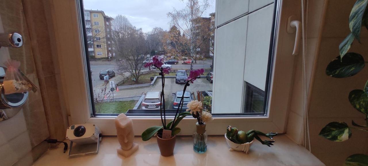 Weltoffenes Privates Gaestezimmer Bei Lgbtq Freundlichen Gastgeber Der Mit In Der Lebt Privat bolig *
