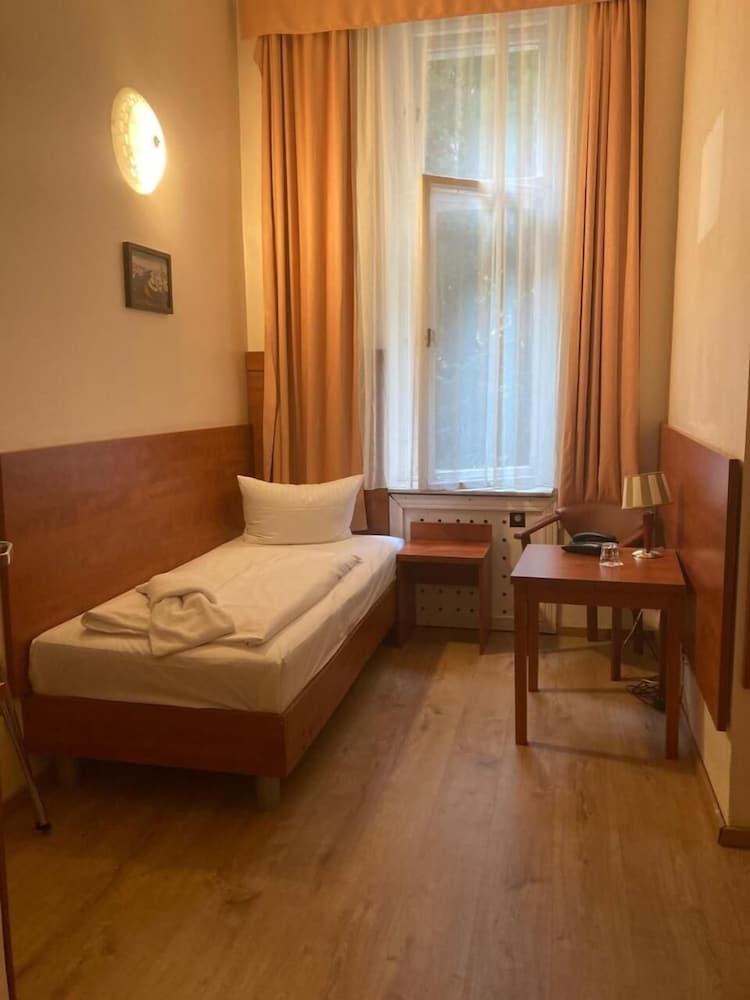 Am Kurfuerstendamm