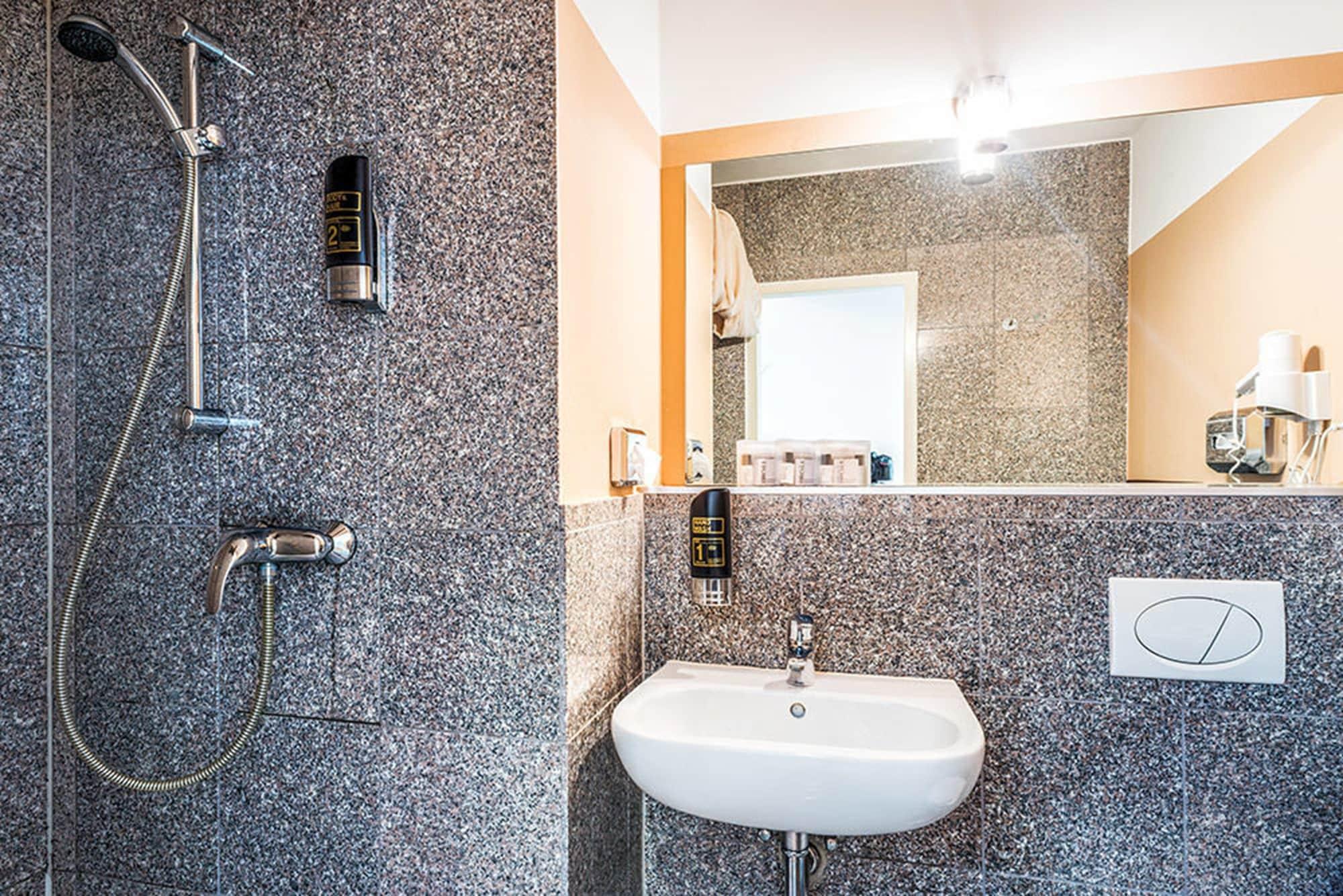 Arktur Hotel 3*