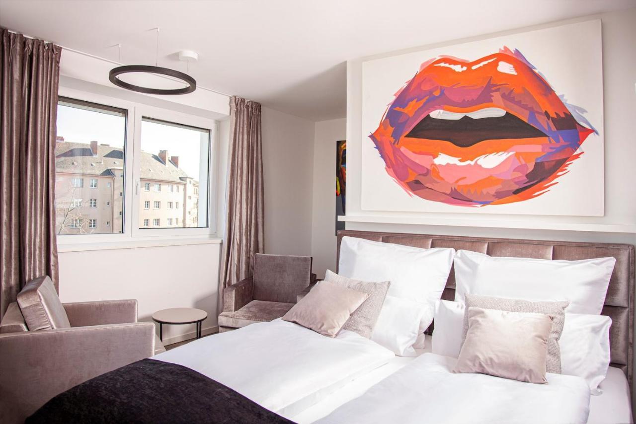 The Faces Apartment *