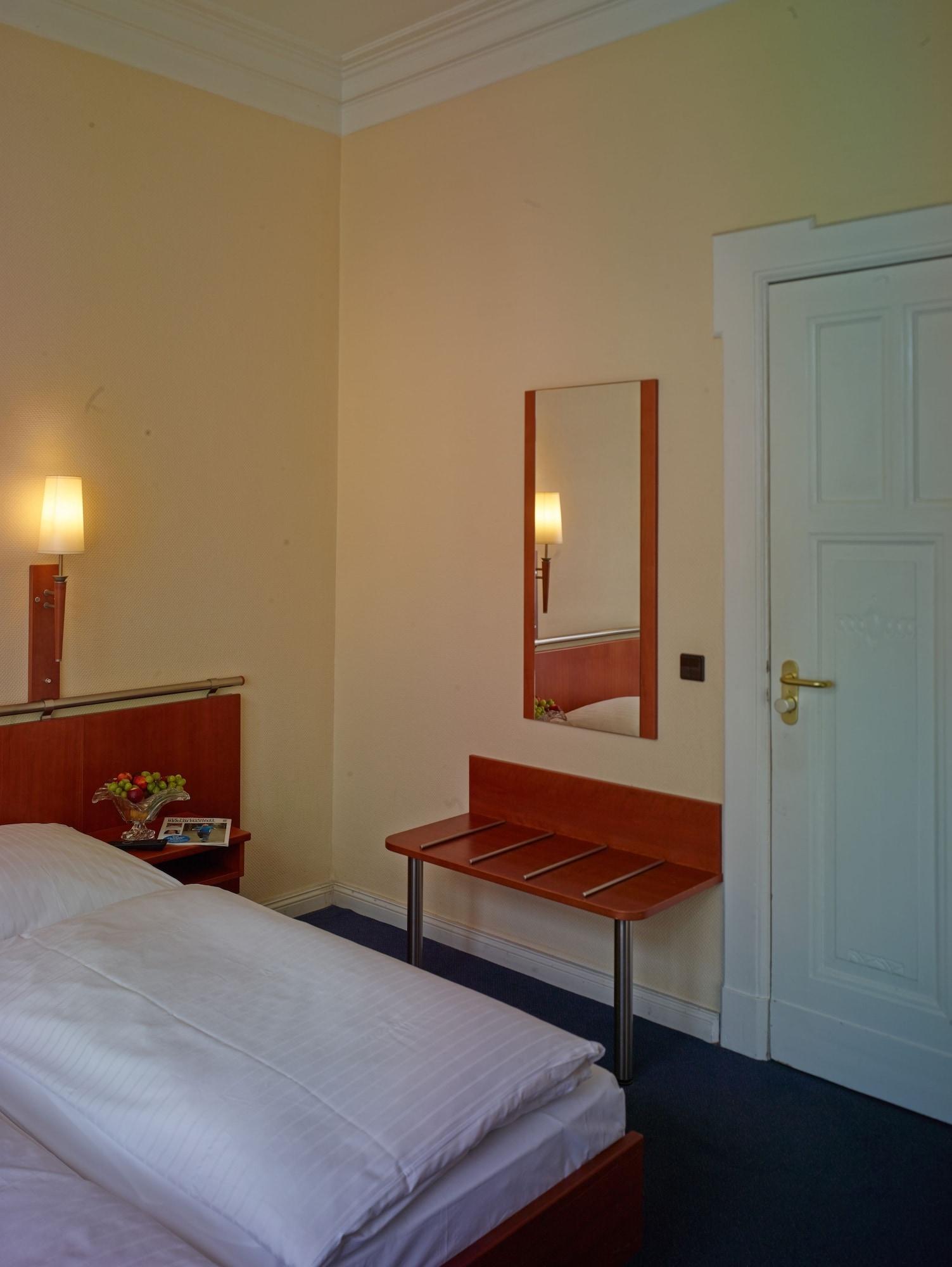 Hotel Kurfuerst Am Kurfuerstendamm