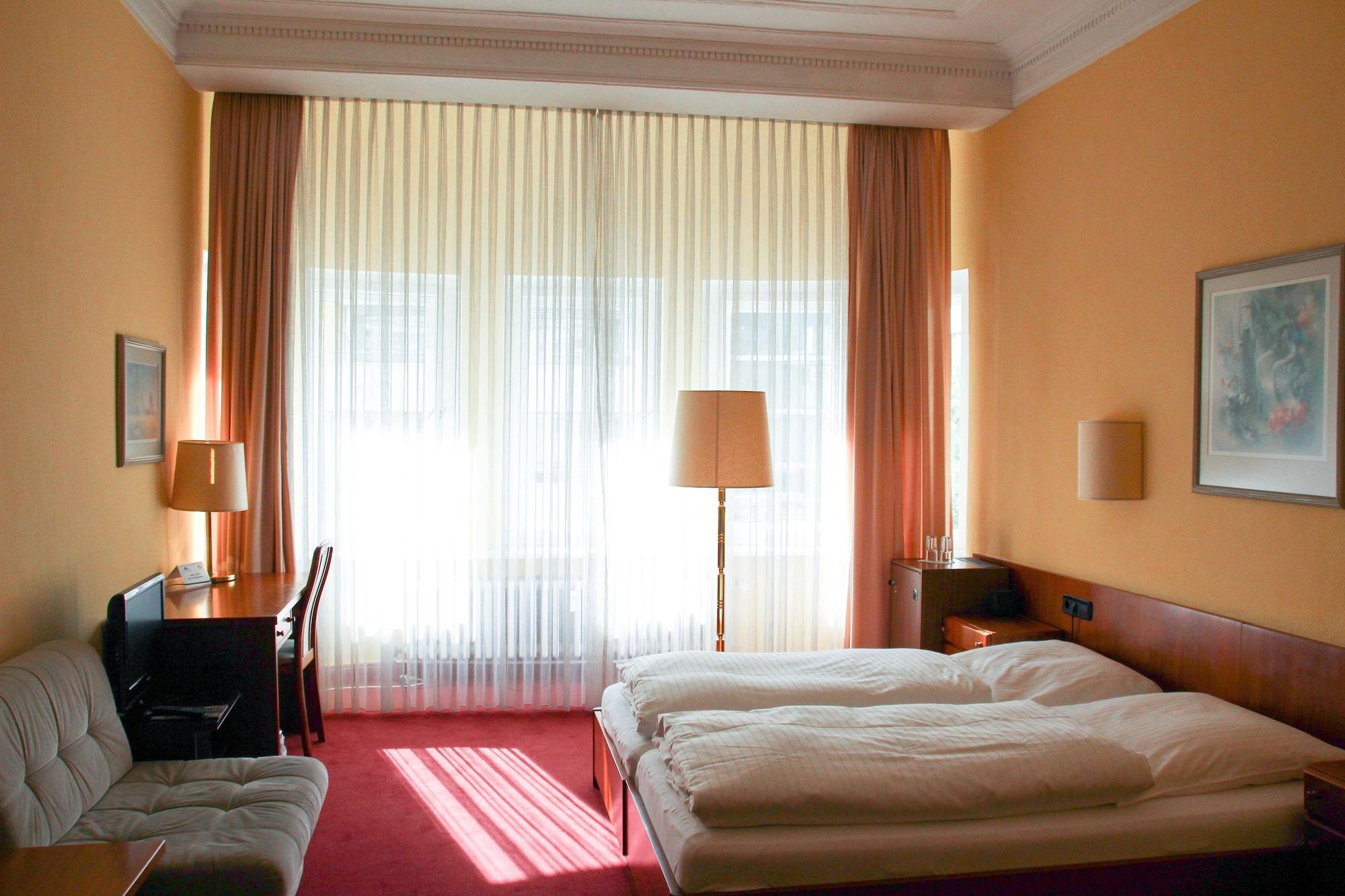 Hotel Kurfuerst Am Kurfuerstendamm