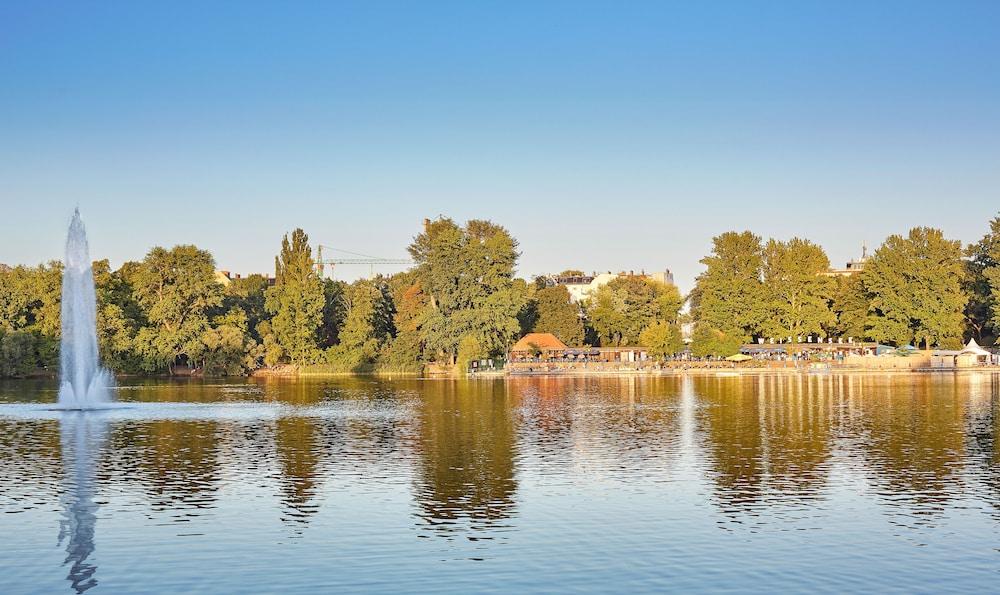 Living Weissensee Aparthotel 4*