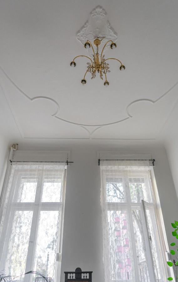 Boutique Altbau Apartment Wedding *