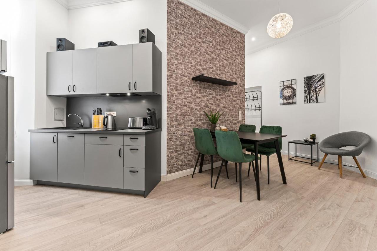Apartment The Mierendorf Hinterhaus, 2 Bed Up To 4 People Berlin