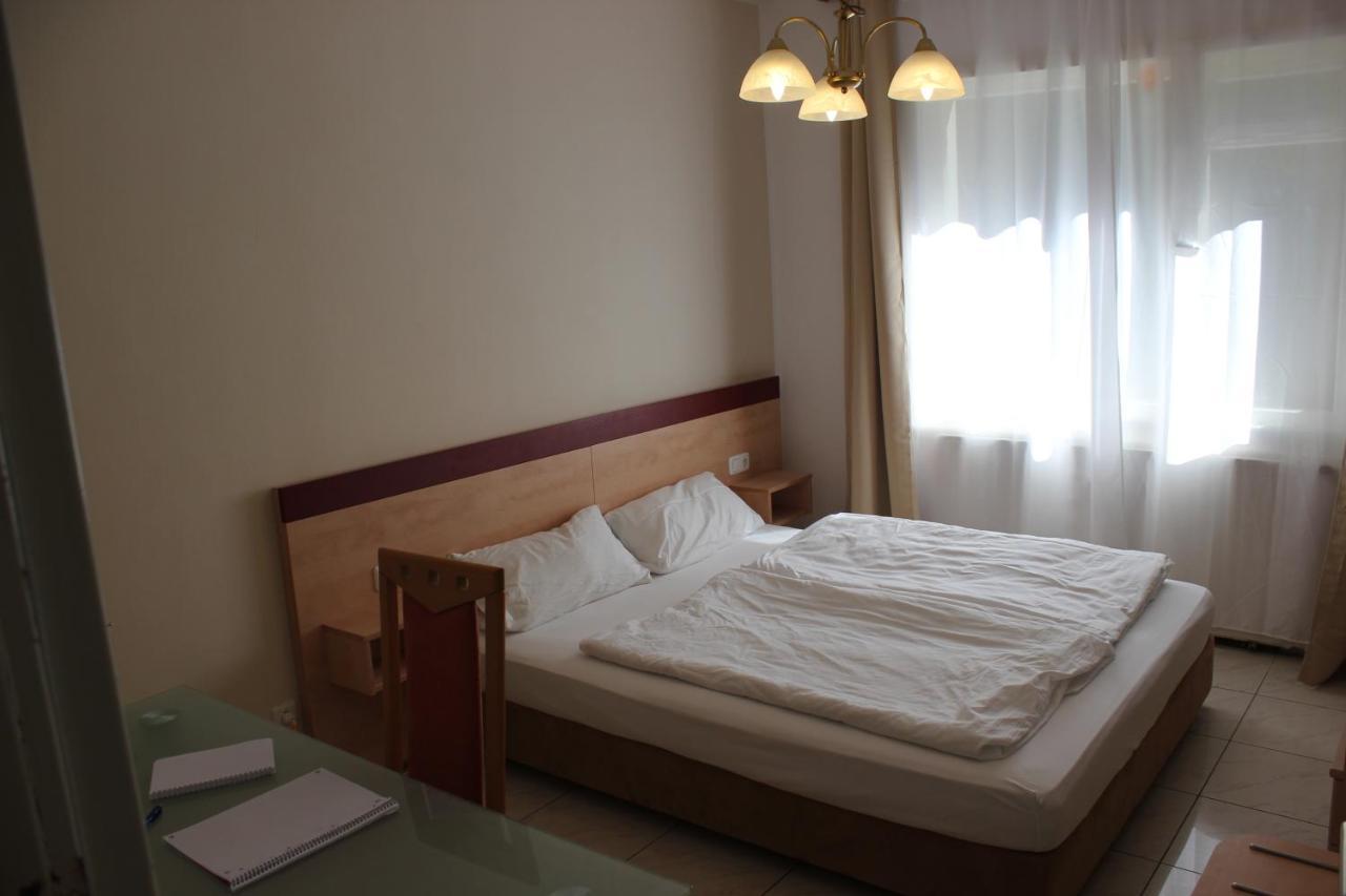 Privatunterkunft Netflix, Highspeed Internet, Küche, Premium Kabelfernsehen, Queen-size-bett 160×200 Berlin
