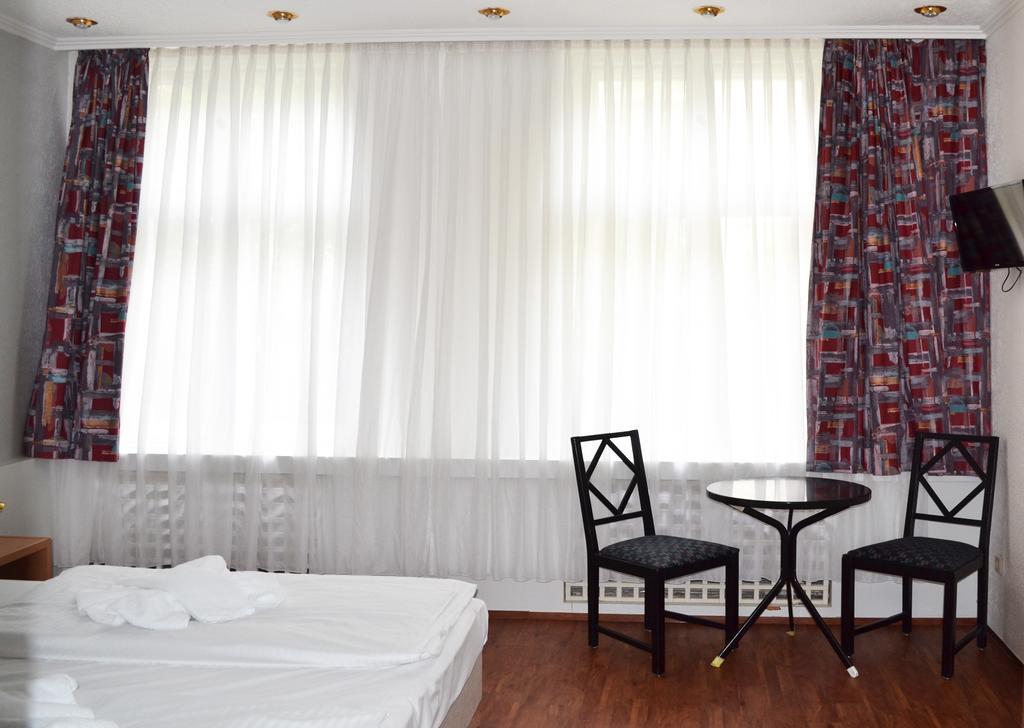 Hotel - Pension Haubach 2*