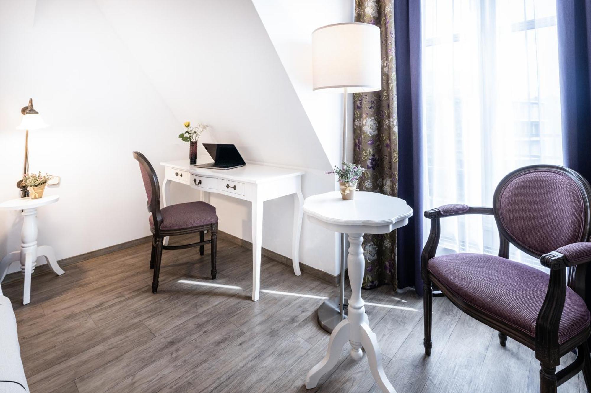 Kronprinz Hotel 3*