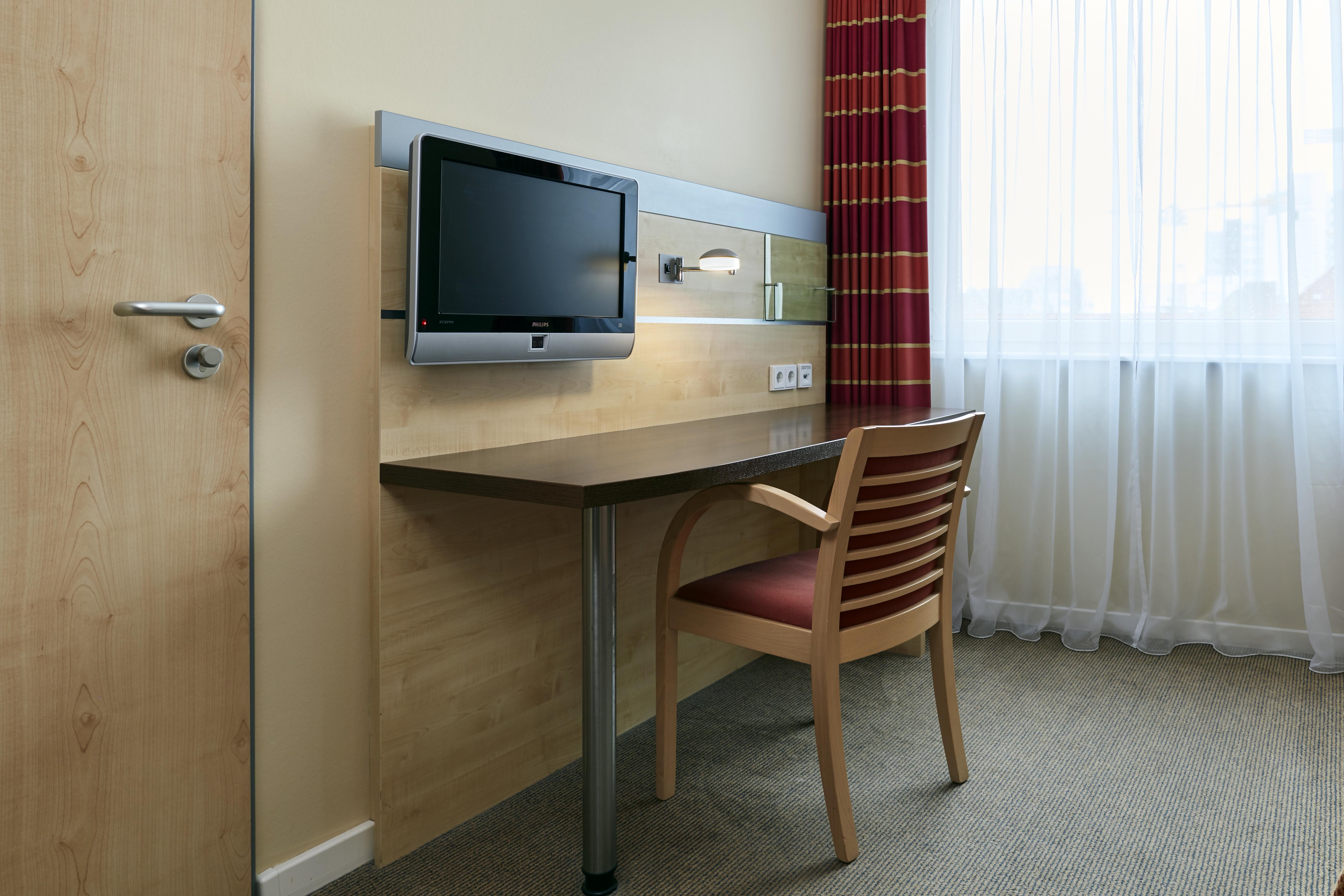 Express Centre West Hotel