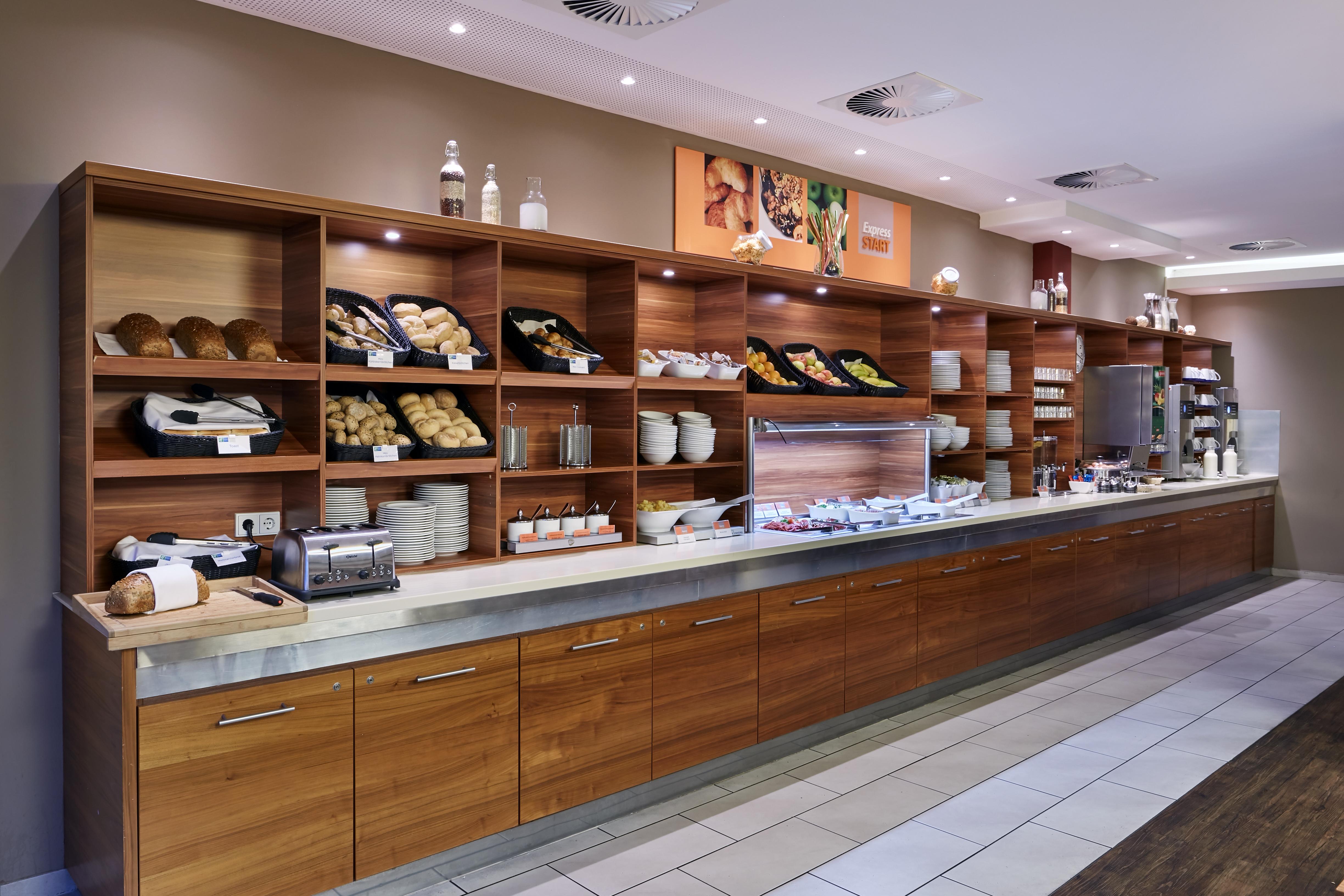 Hotel Express Centre West 3*