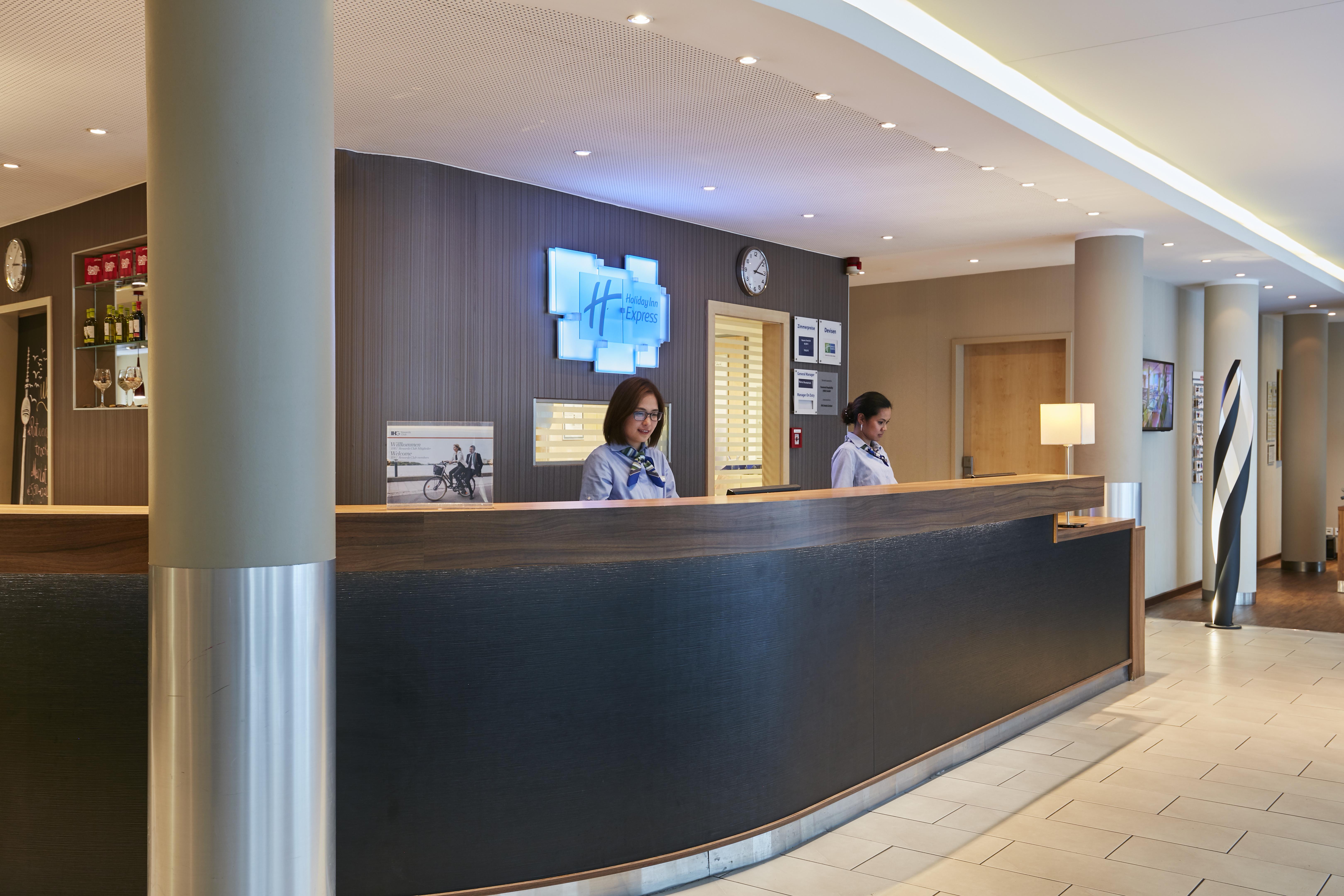 Express Centre West Hotel