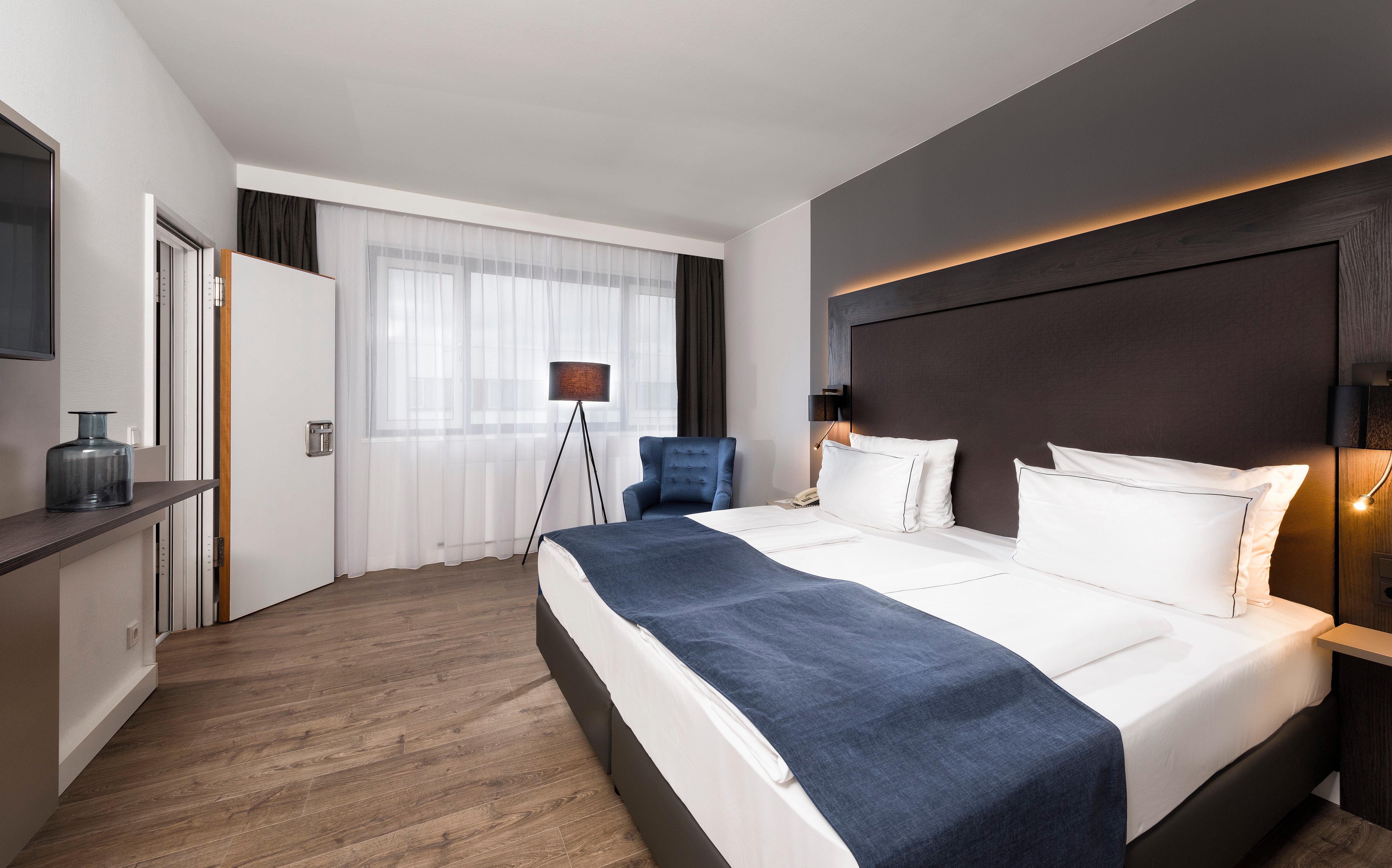 Hotel City-west By Ihg 4*