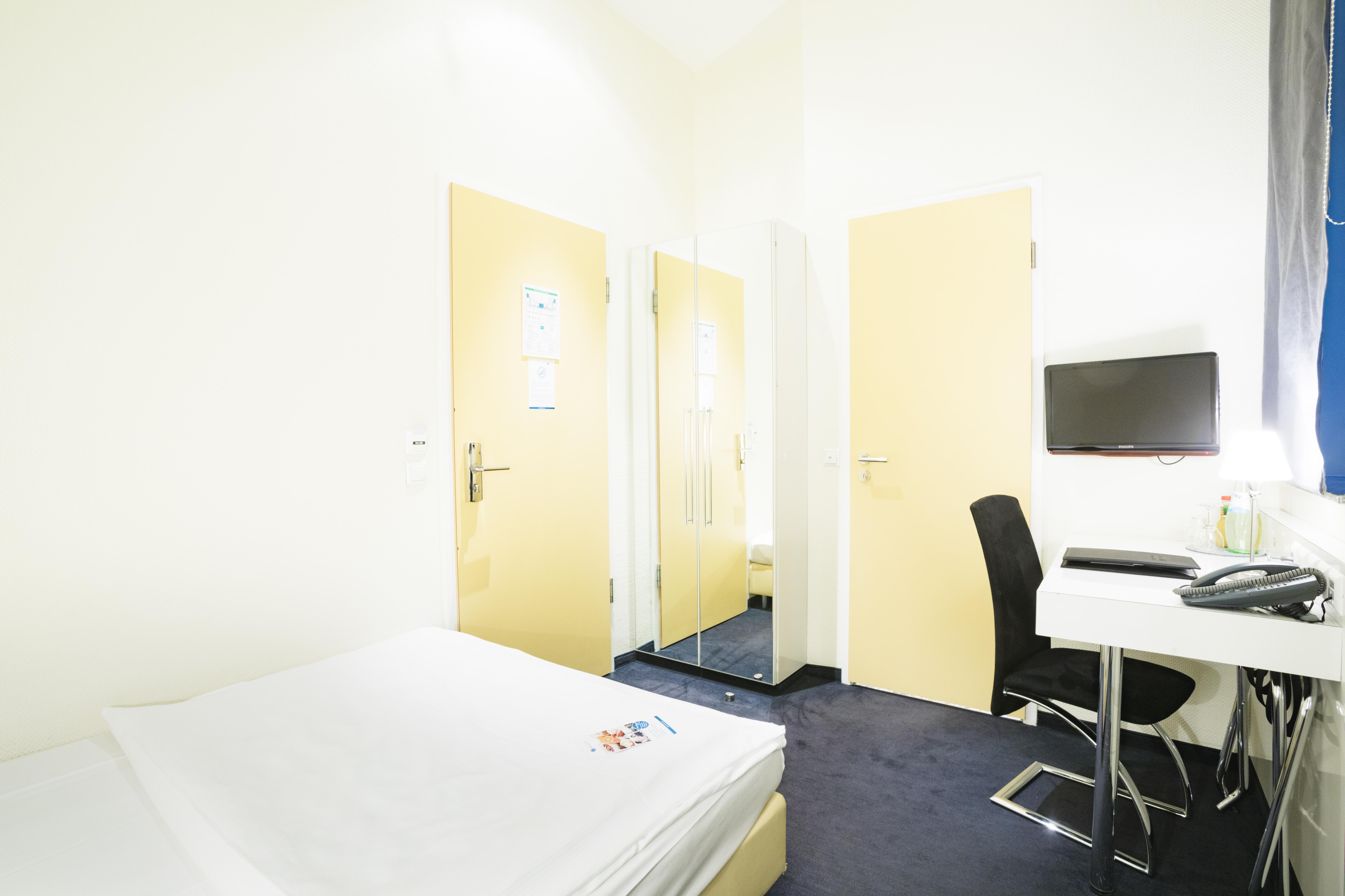 Garner - Checkpoint Charlie By Ihg Hotel 4*