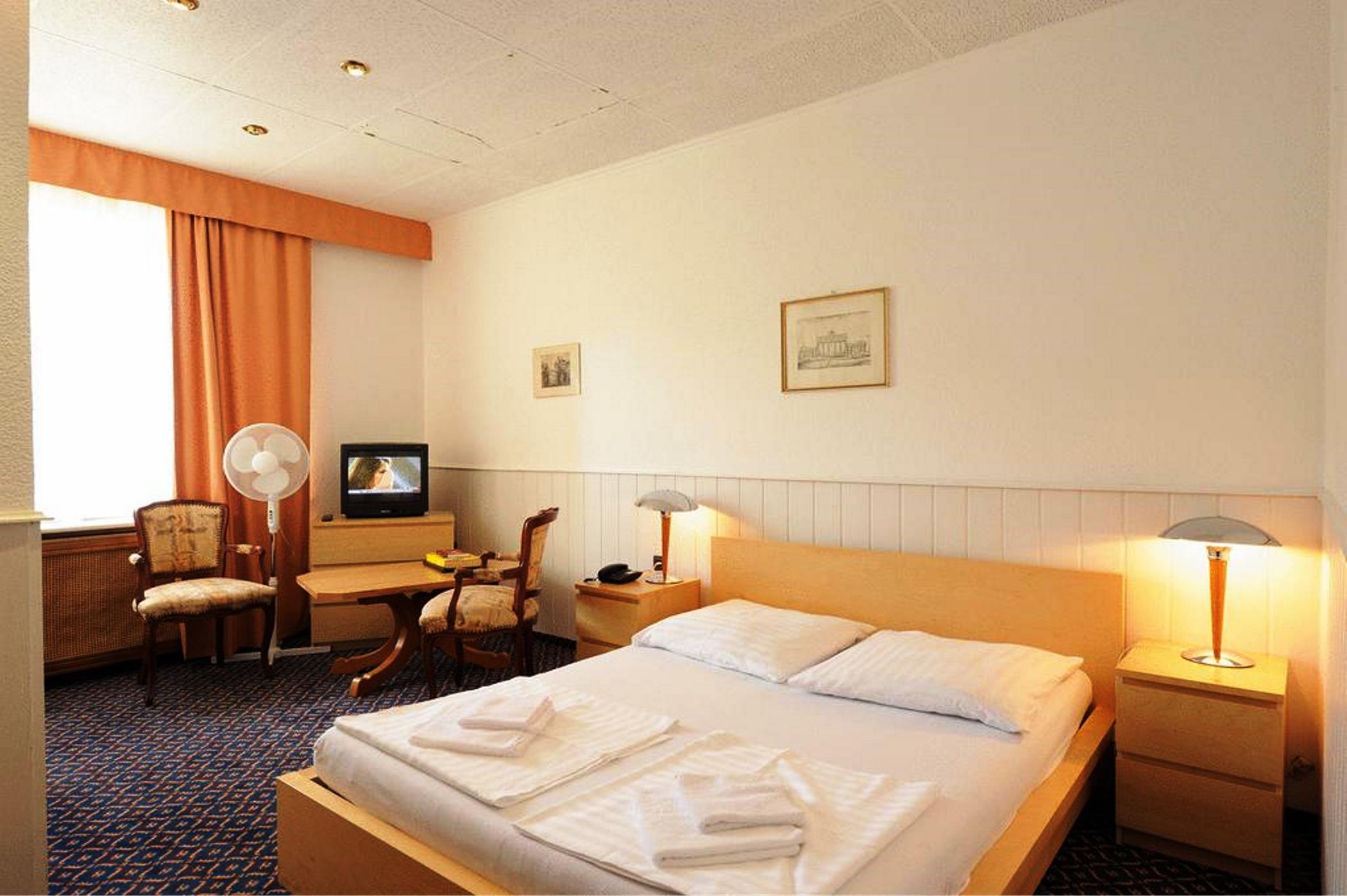 Am Kurfuerstendamm 3* Berlin
