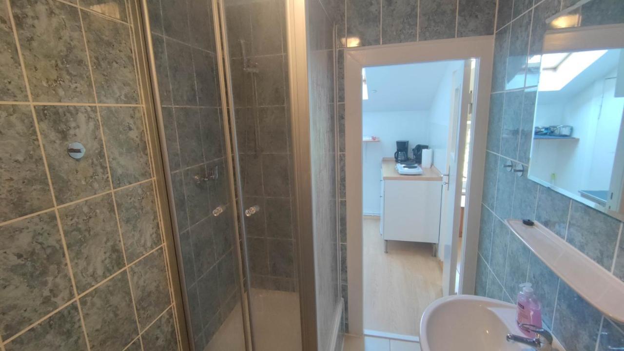 Fewo3-1 Zim-2 Einz Bett-2 Pers-kueche-dusche Wc Aparthotel Berlin