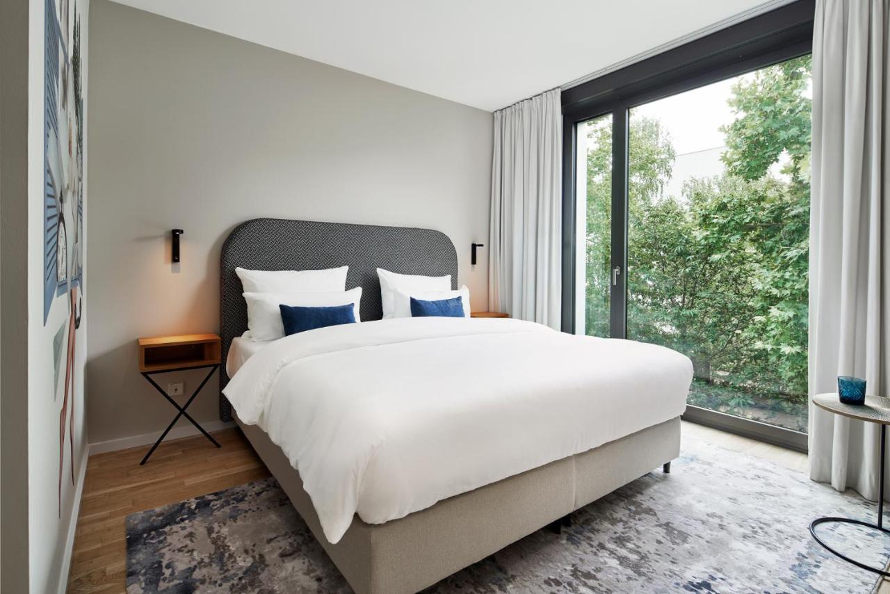 June Six City West Hotel