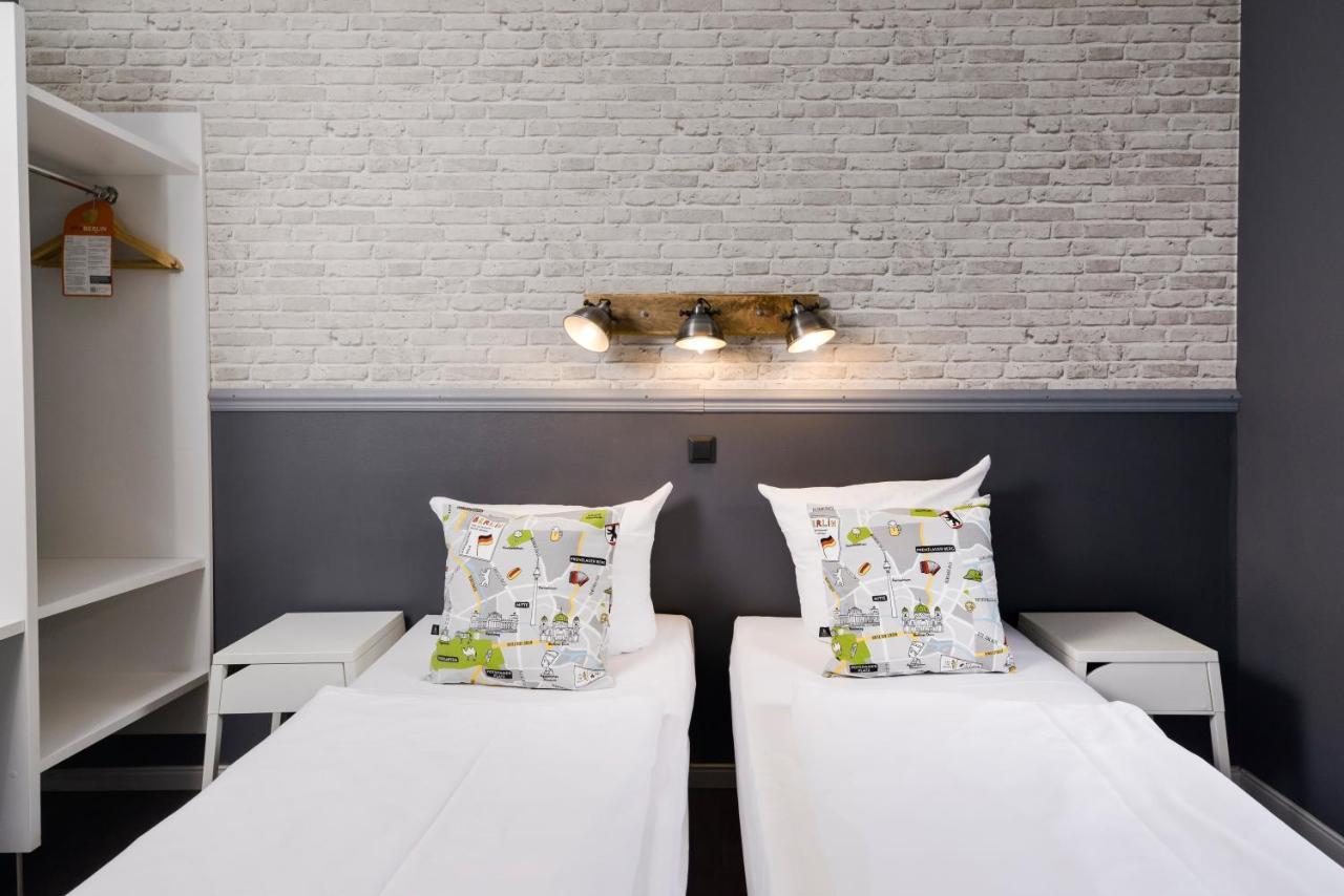 Old Town Hostel *
