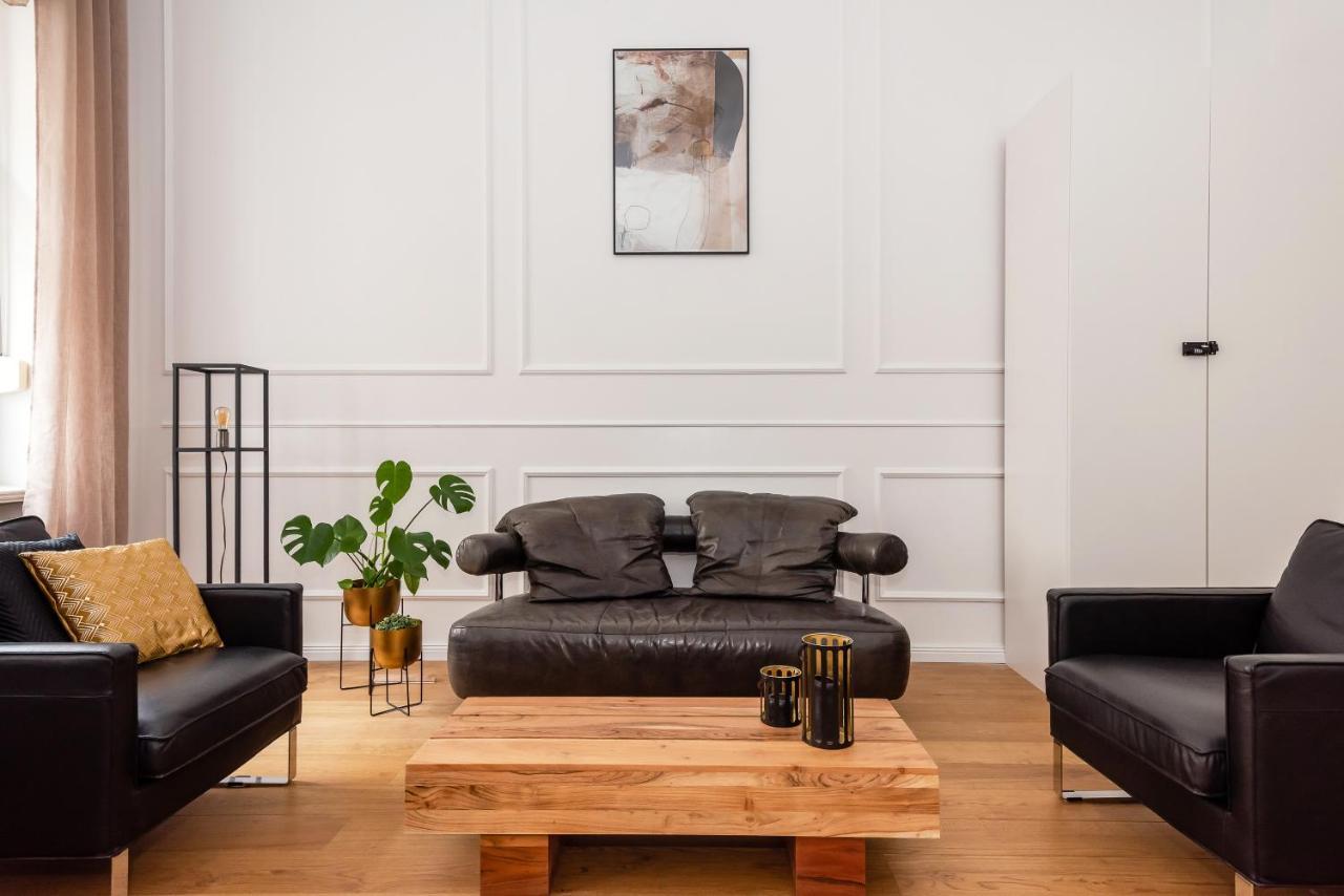 90sqm 2br Biz Loft - 5min Station Apartment