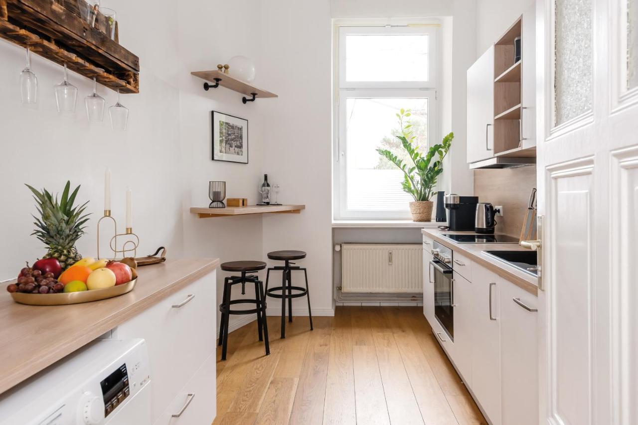 90sqm 2br Biz Loft - 5min Station Apartment Berlin
