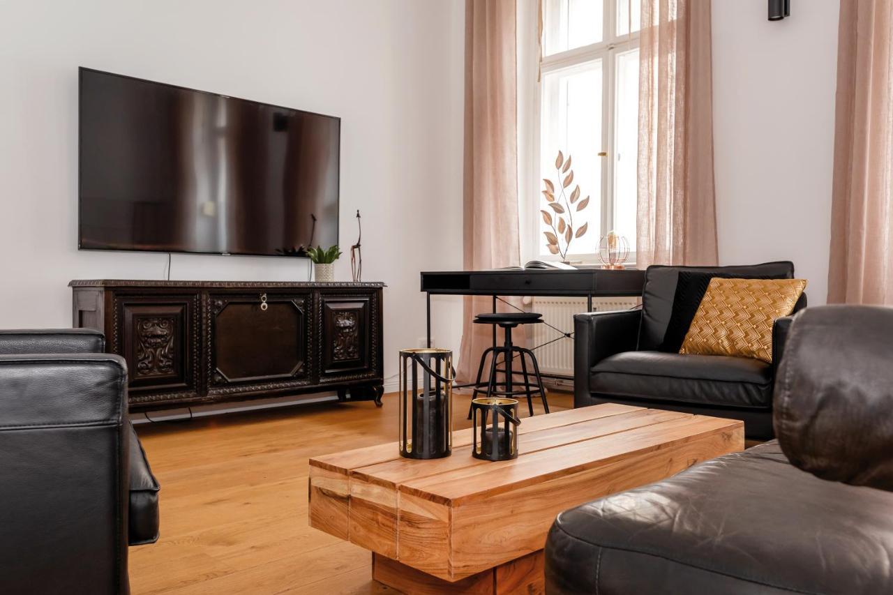 90sqm 2br Biz Loft - 5min Station Apartment Berlin