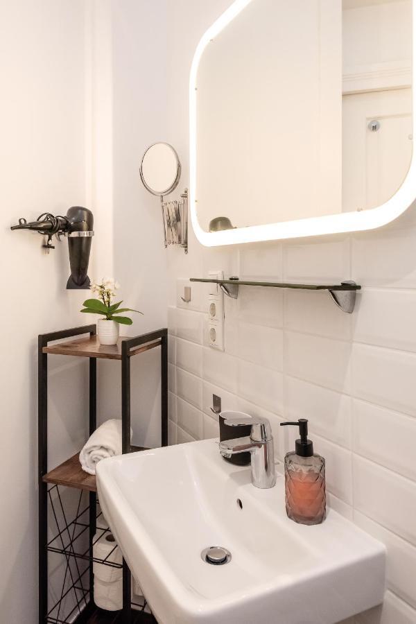 Apartment 90sqm 2br Biz Loft - 5min Station *