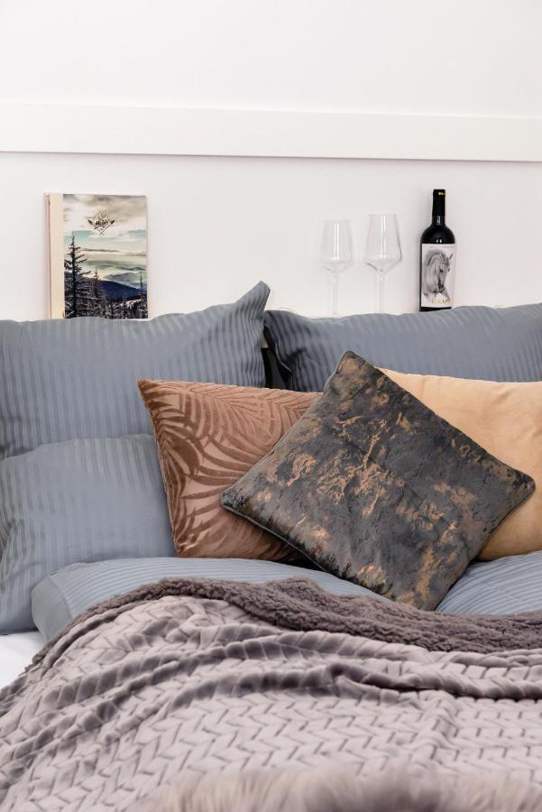 90sqm 2br Biz Loft - 5min Station Apartment